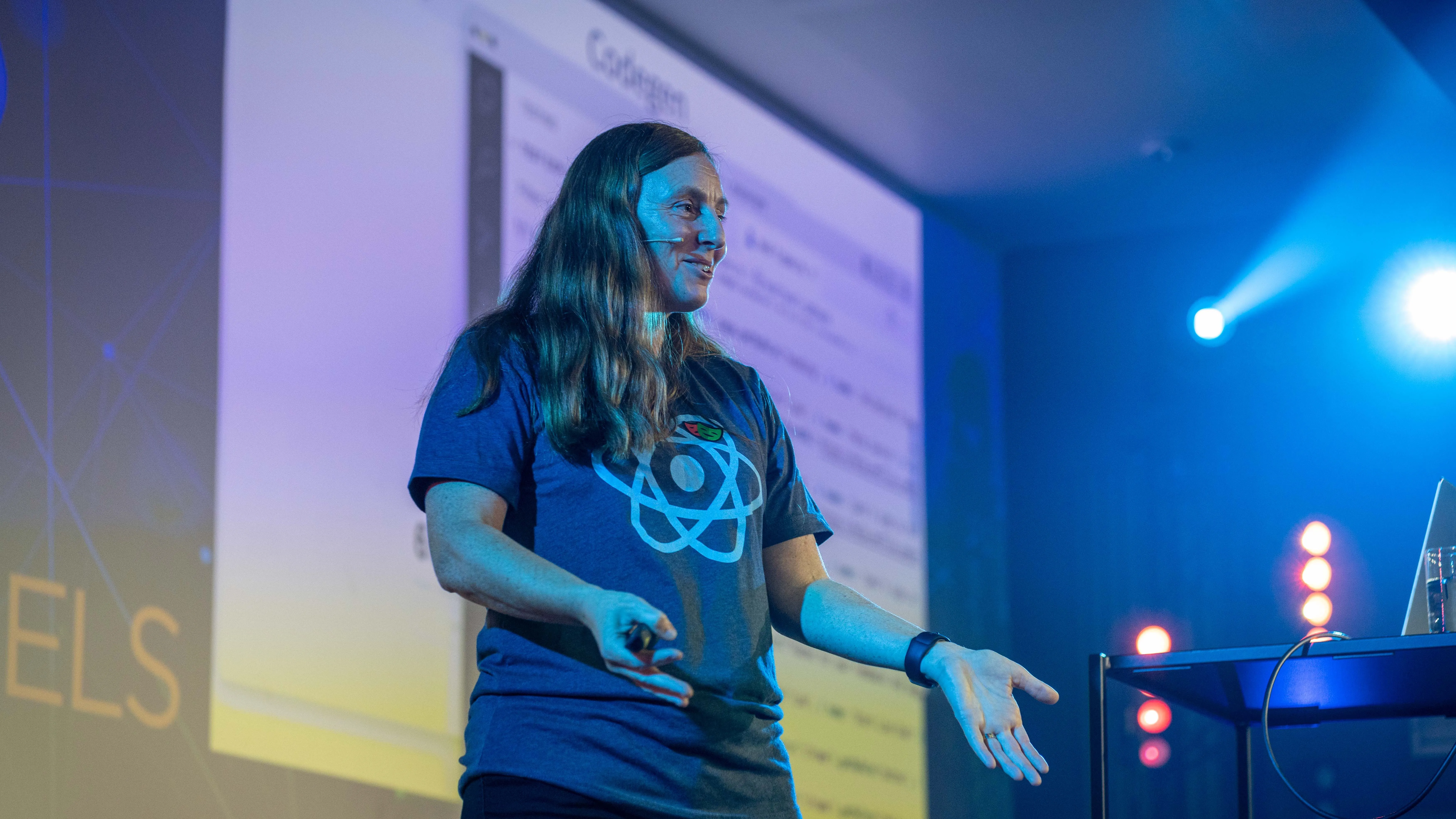 Debbie O'brien giving a talk at React Brussels 2021